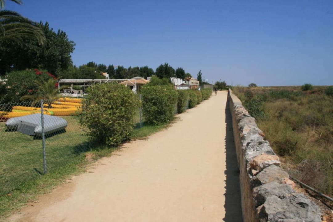 weg zum "strand über den Sumpf" Golden Club Cabanas