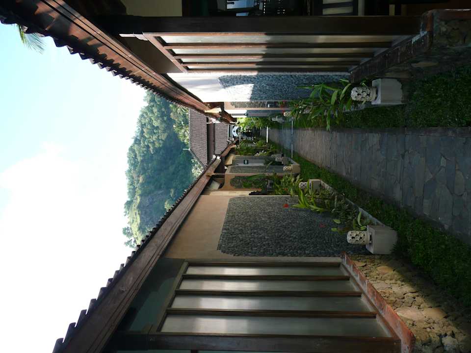 Der Weg zur Straße The Natia Hotel