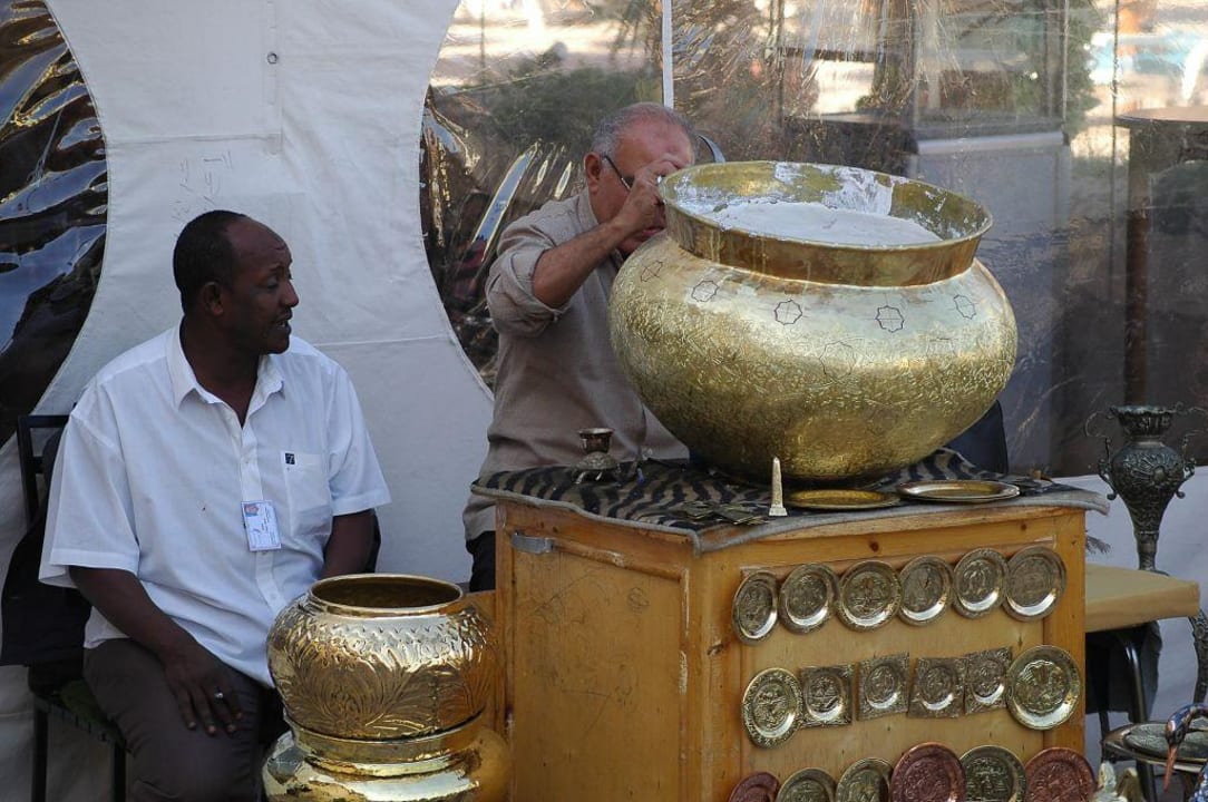 Vakman aan het werk Pickalbatros Dana Beach Resort - Hurghada
