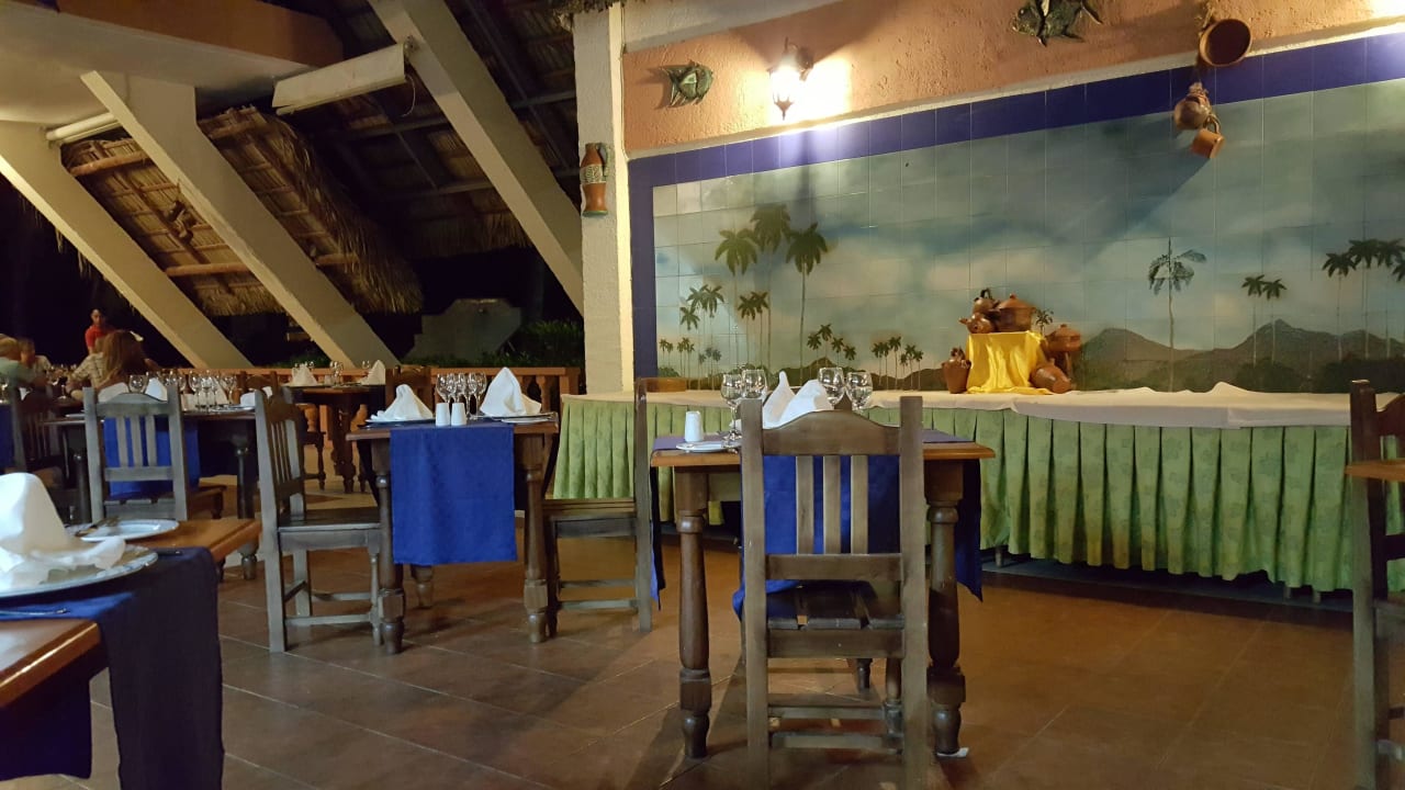 Abendessen beim Cubaner / El Conuco Melia Las Antillas - Adults only