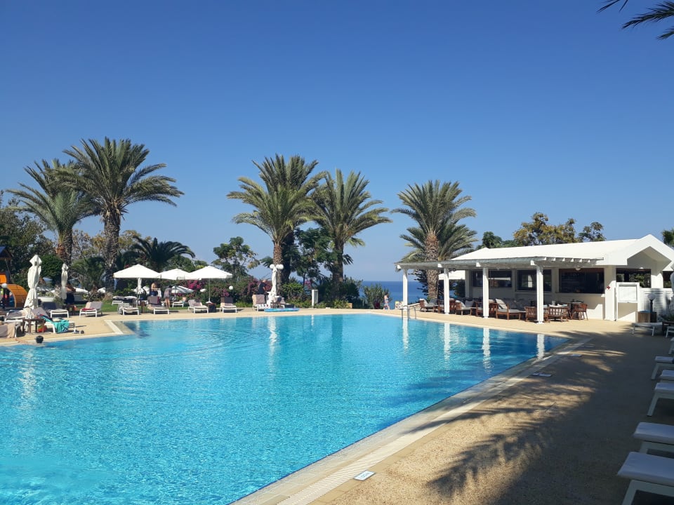 Pool Crystal Springs Beach Hotel