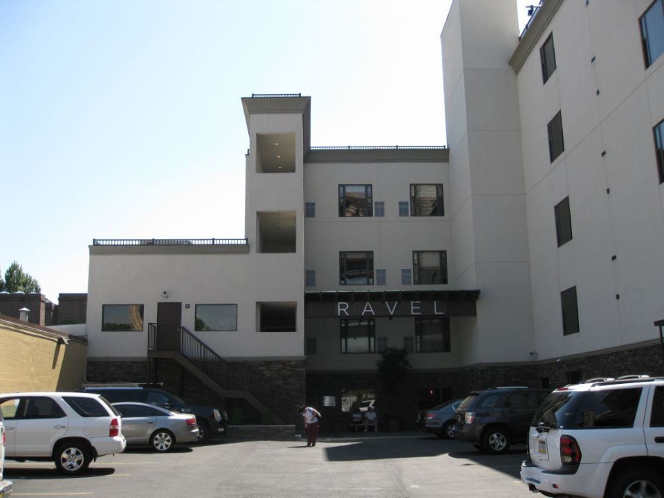 Der Eingang vom Ravel Hotel Ravel Hotel