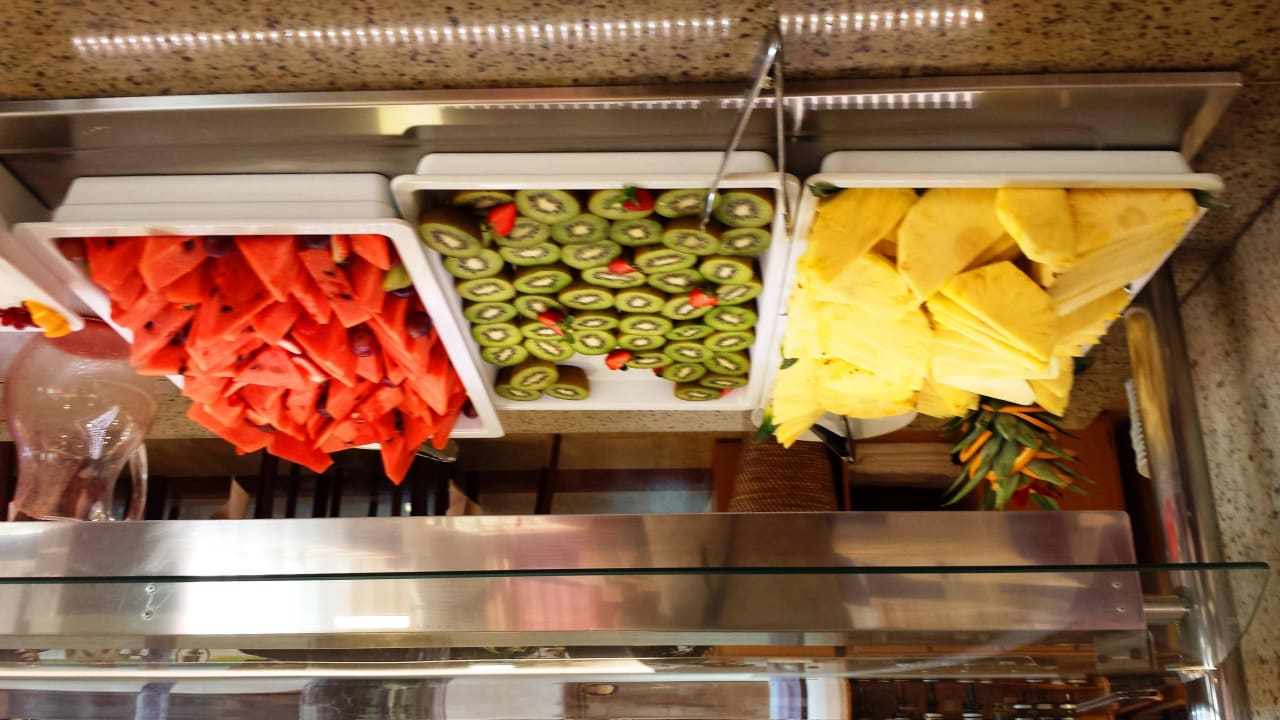 Zum Nachtisch Obst THB Gran Bahía