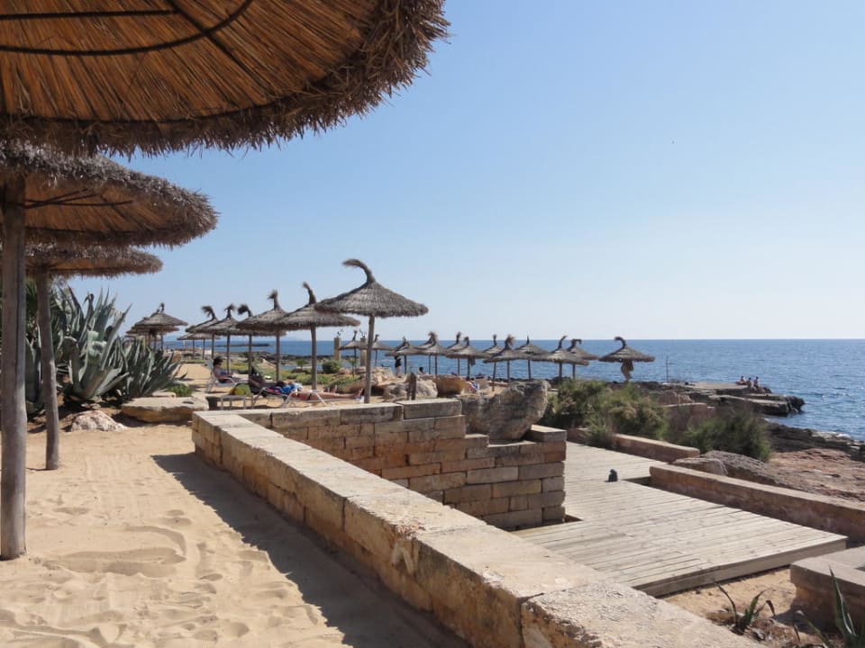 Liegeplatz für Sonnenhungrige Bikini Island & Mountain Hotel Es Trenc