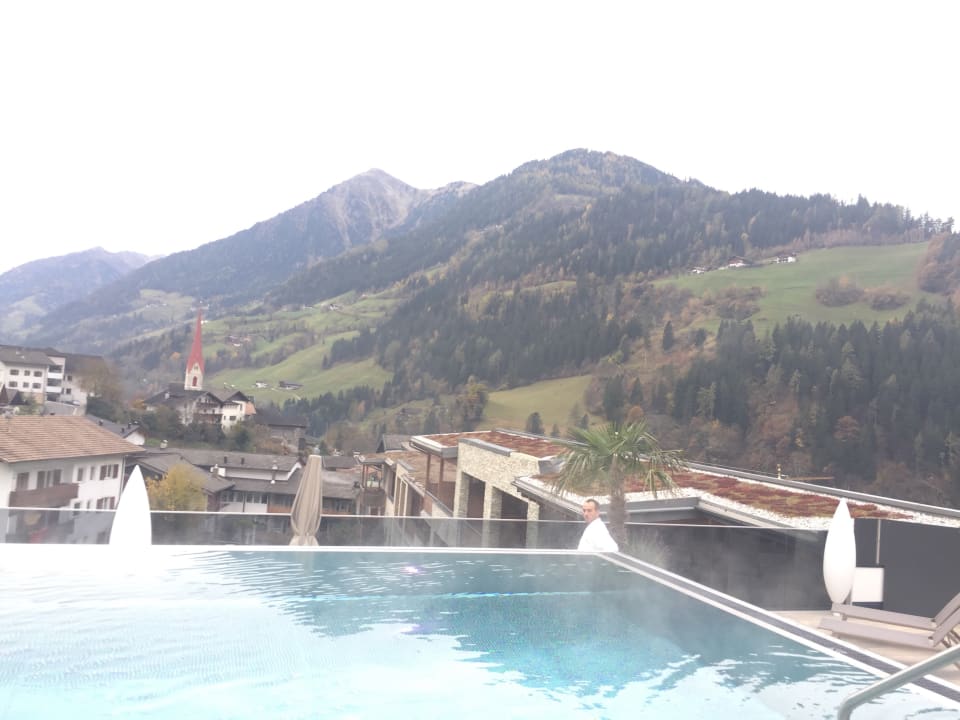 Skypool STROBLHOF Active Family SPA Resort