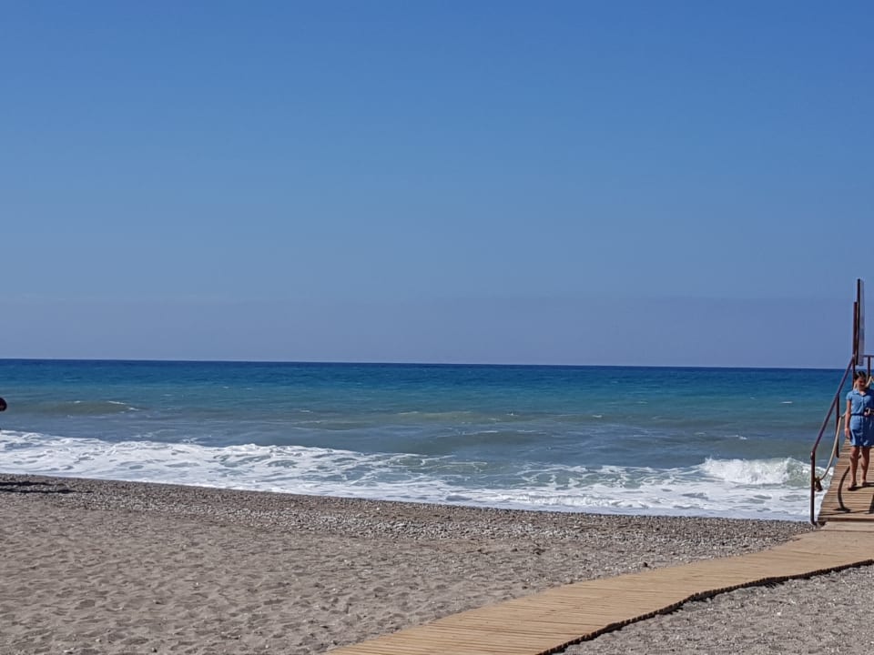 Strand Club Turtas Beach Hotel