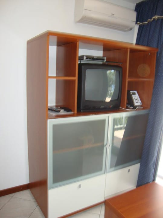 Schrankwand mit TV Park Plaza Verudela Pula