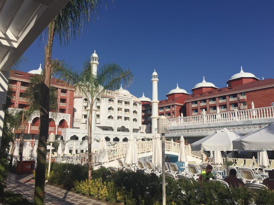 Außenanlage Royal Taj Mahal Hotel