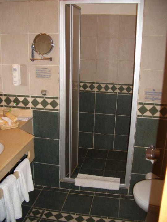 Badezimmer mit begehbarer Dusche! Steigenberger Coraya Beach - Adults only