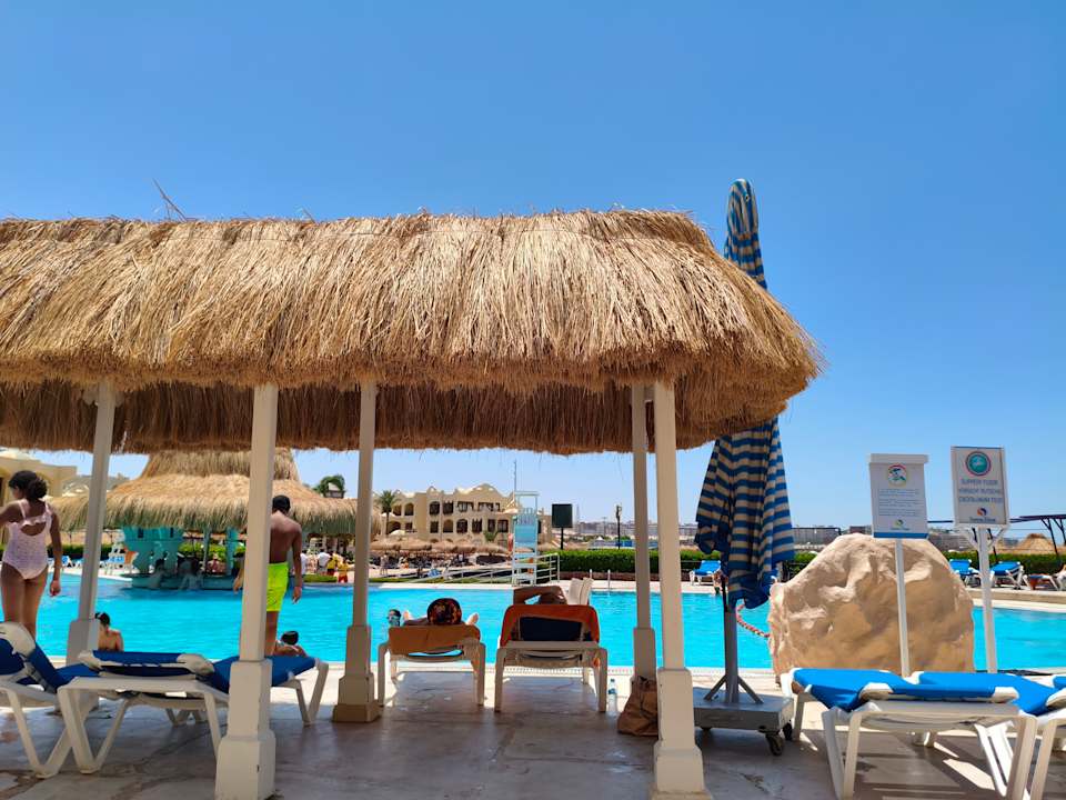 Pool Sunny Days El Palacio Resort & Spa