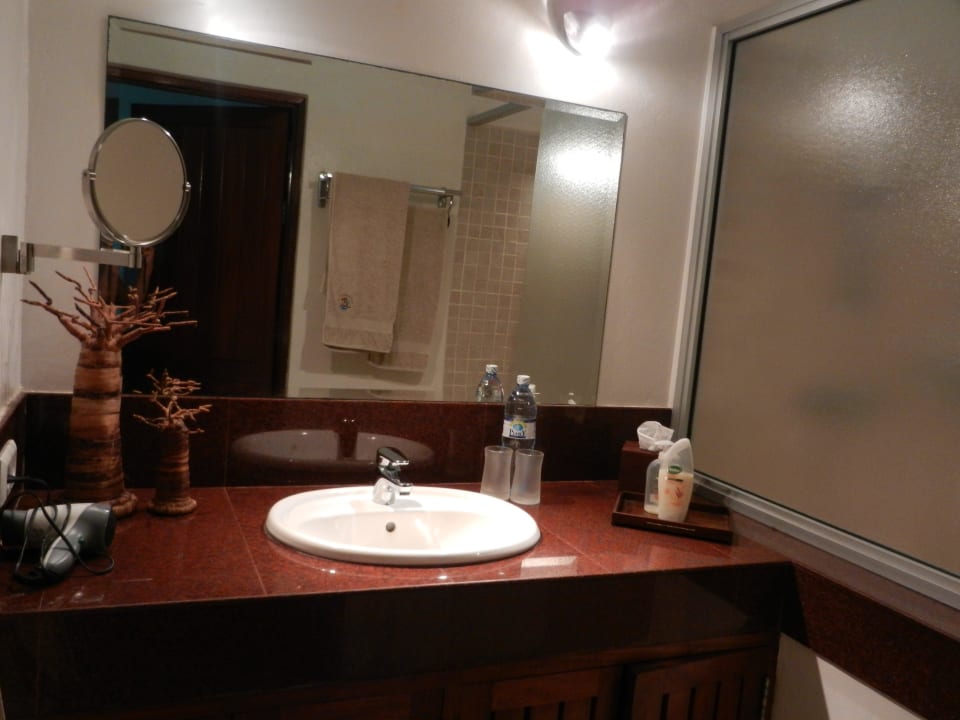 Unser Bad Hotel Karibuni Rafiki Beach Resort
