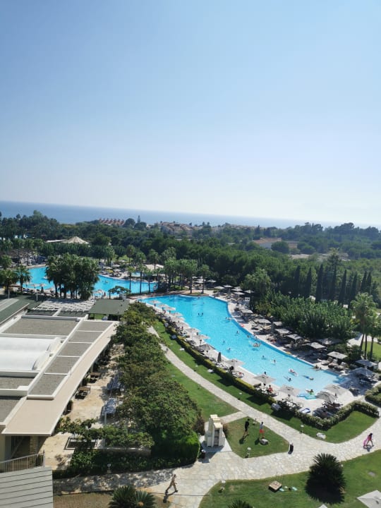 Ausblick Lara Barut Collection