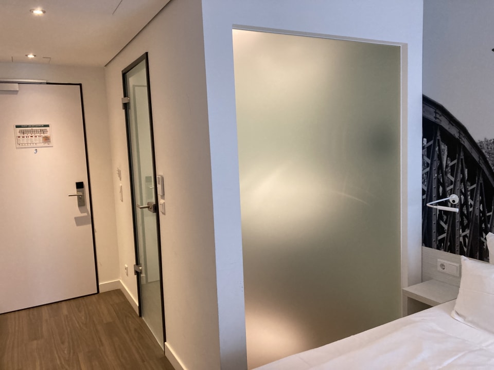 Zimmer Super 8 by Wyndham Freiburg