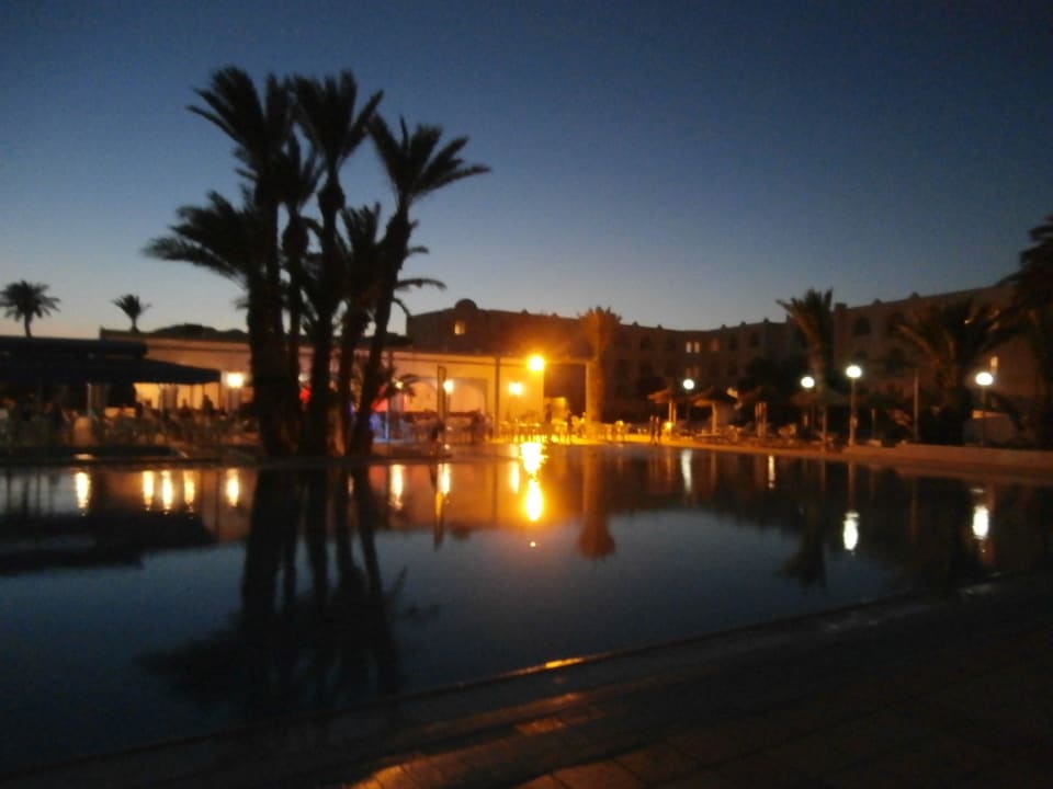 Ruhepool mit Poolbar Calimera Yati Beach