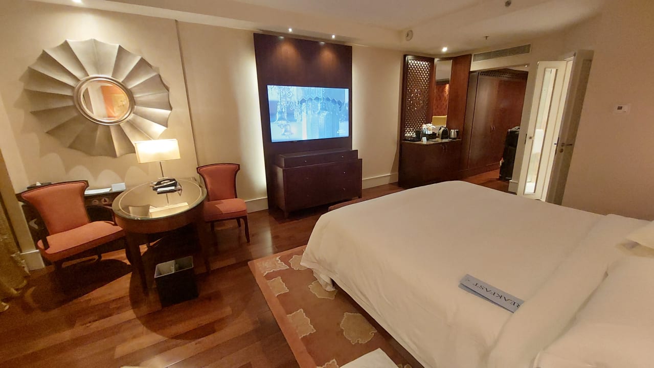 Zimmer The Ritz Carlton Bangalore