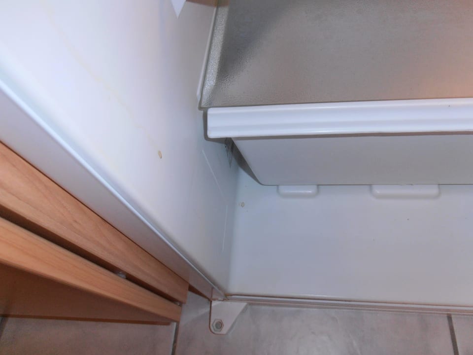 Kühlschrank - nur wenig schmuddelich  Hotel Whitman