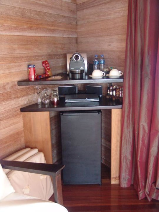 Minibar/Kaffeemaschiene Mirihi Island Resort