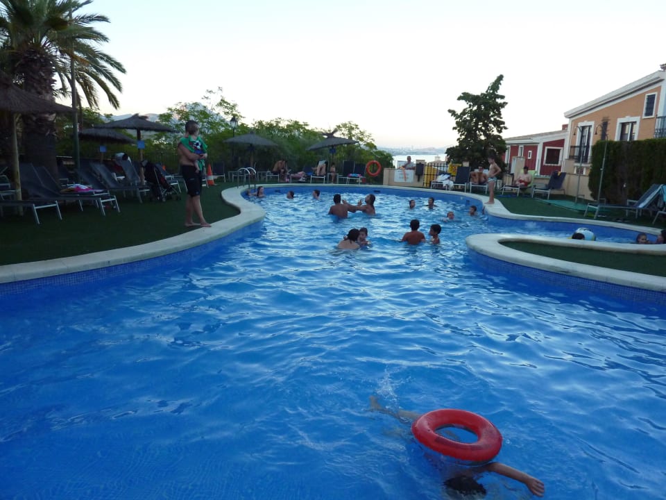 Pool Occidental Pueblo Acantilado