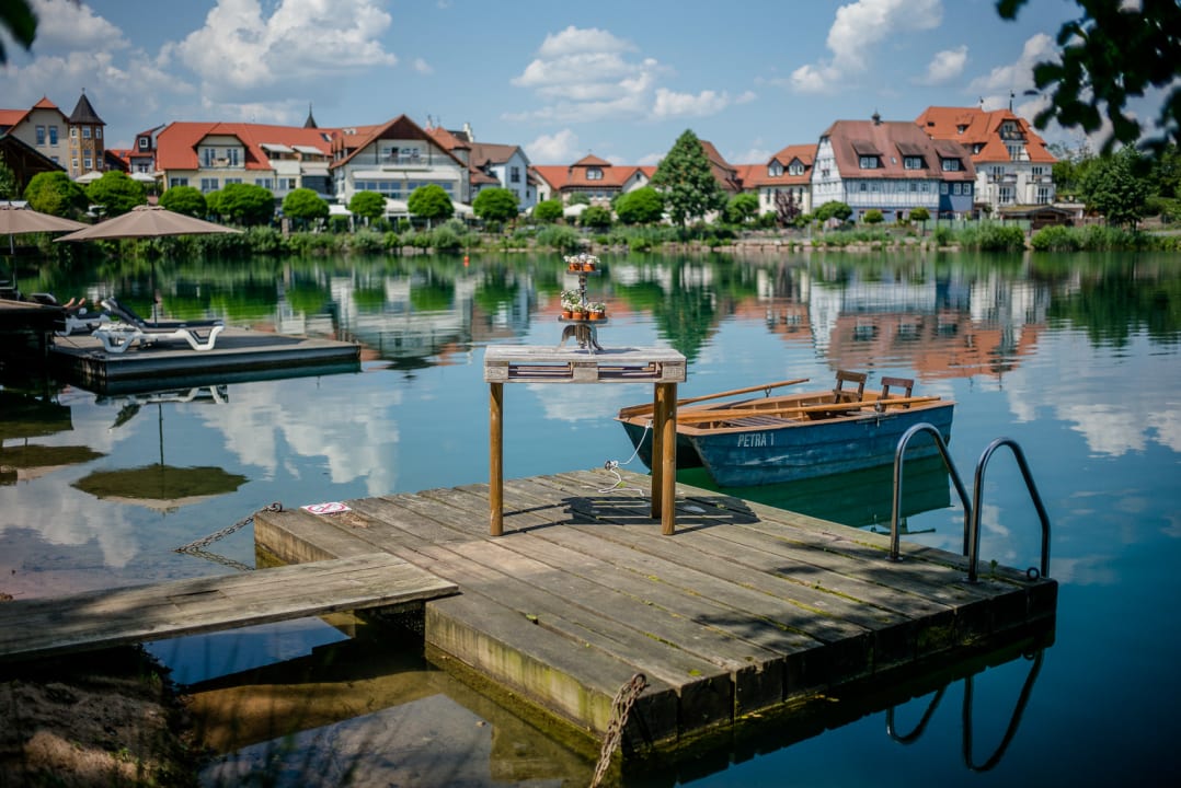 Außenansicht Seehotel Niedernberg