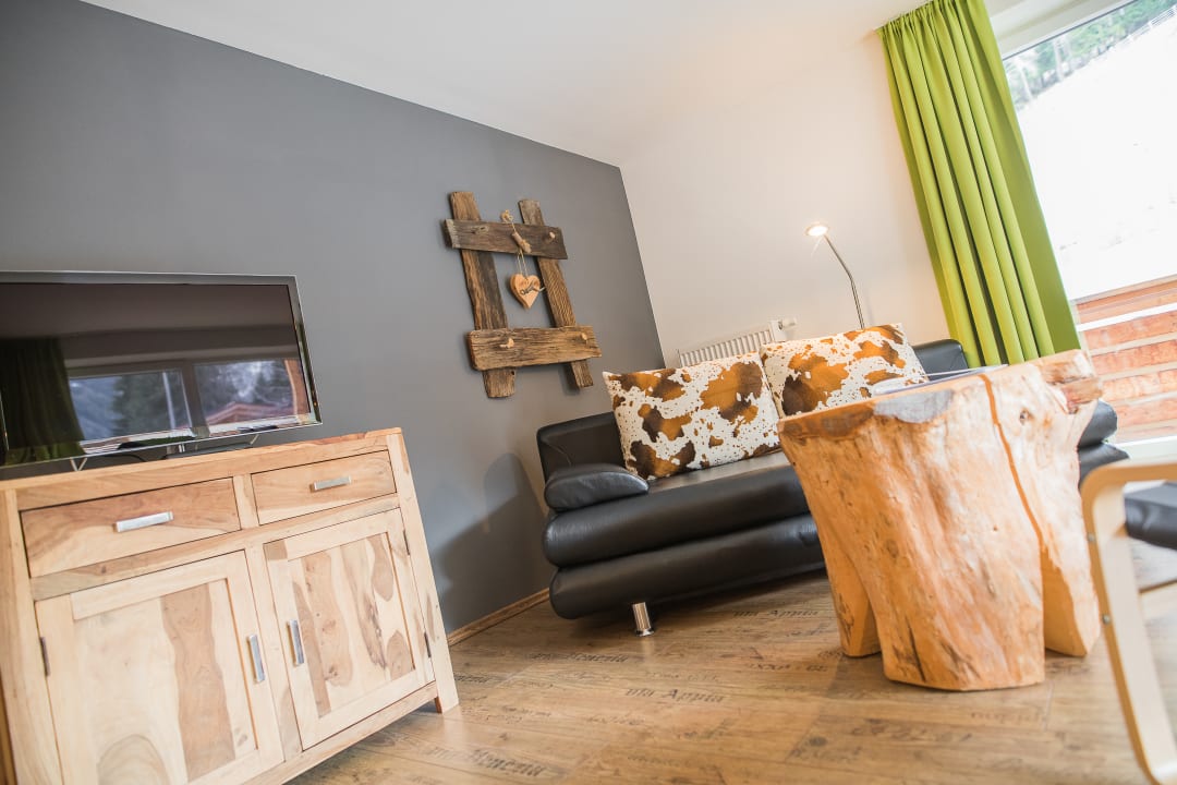 Zimmer Residence Martell Mountains