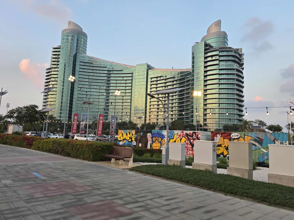 Außenansicht InterContinental Residence Suite Dubai Festival City