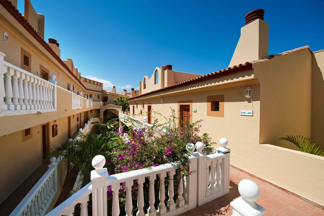 Acceso Habitaciones Elba Lucía Sport & Suite Hotel