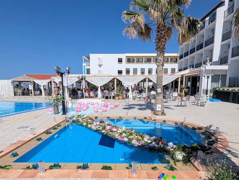 Pool Golden Beach Rethymnon