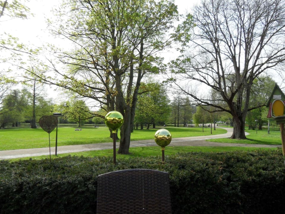 Blick zum Park Nells Park Hotel