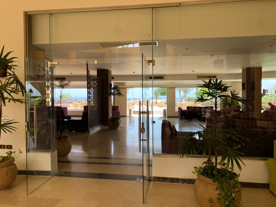 Lobby Three Corners Equinox Beach Resort