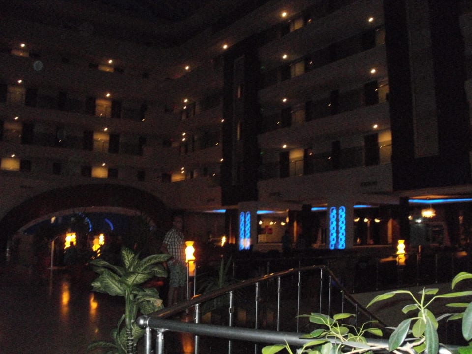 Gartenanlage bei nacht Seaden Sea World Resort & Spa