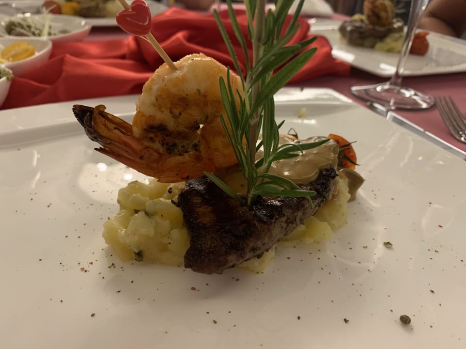 Gastro Royal Taj Mahal Hotel