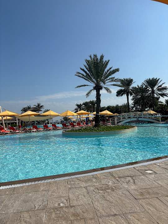 Pool Fujairah Rotana Resort & Spa