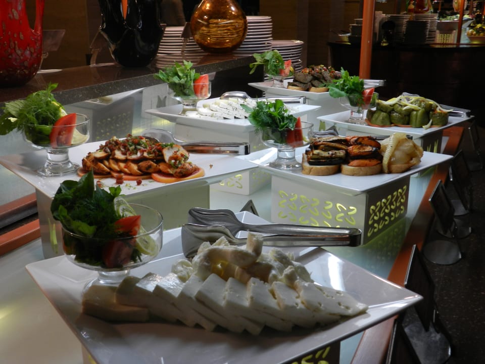 Vorspeisen kunstvoll dekoriert Megasaray Club Belek