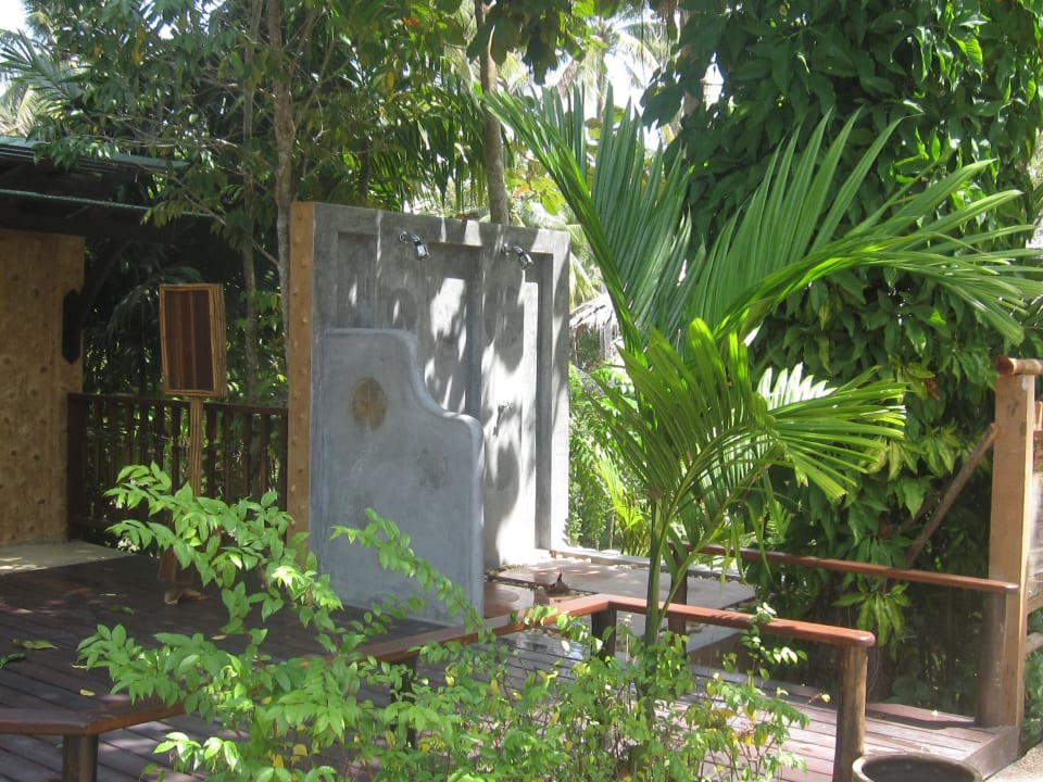WC's und Dusche beim Pool Ban Sainai Resort