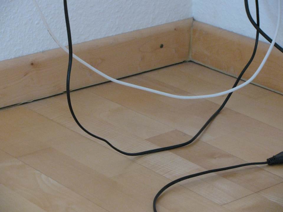 Wohnraum - offener Kabelsalat Fewo 2.5 Haus Arkonablick