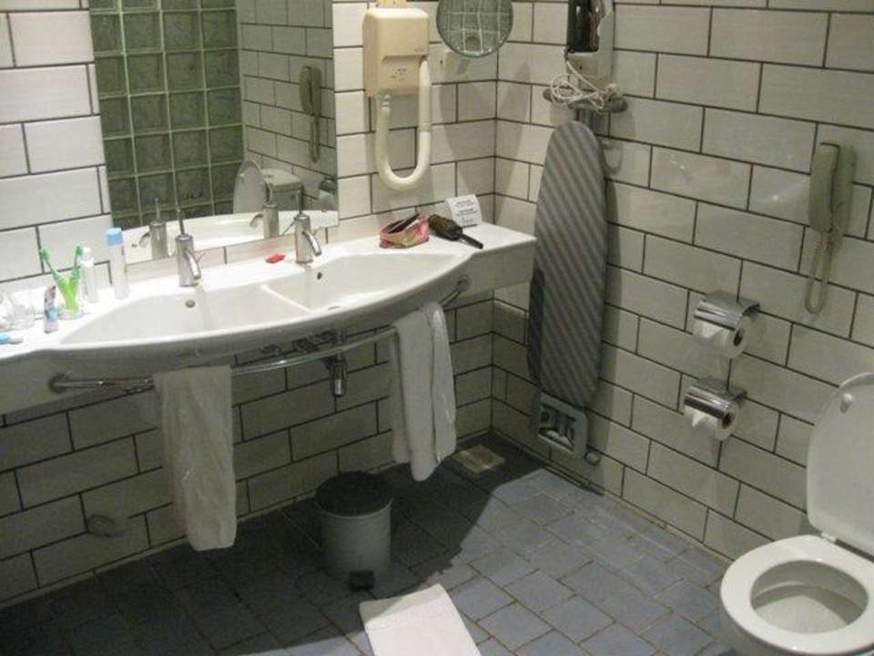 Badezimmer in der Suite Hotel The Fairview