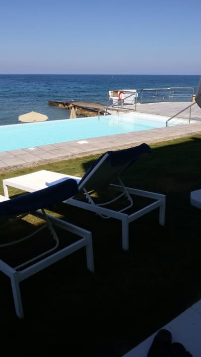 Schatten vor Zimmer Grecotel LUXME White