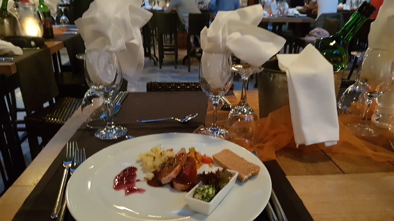 Abendessen ROBINSON ÇAMYUVA