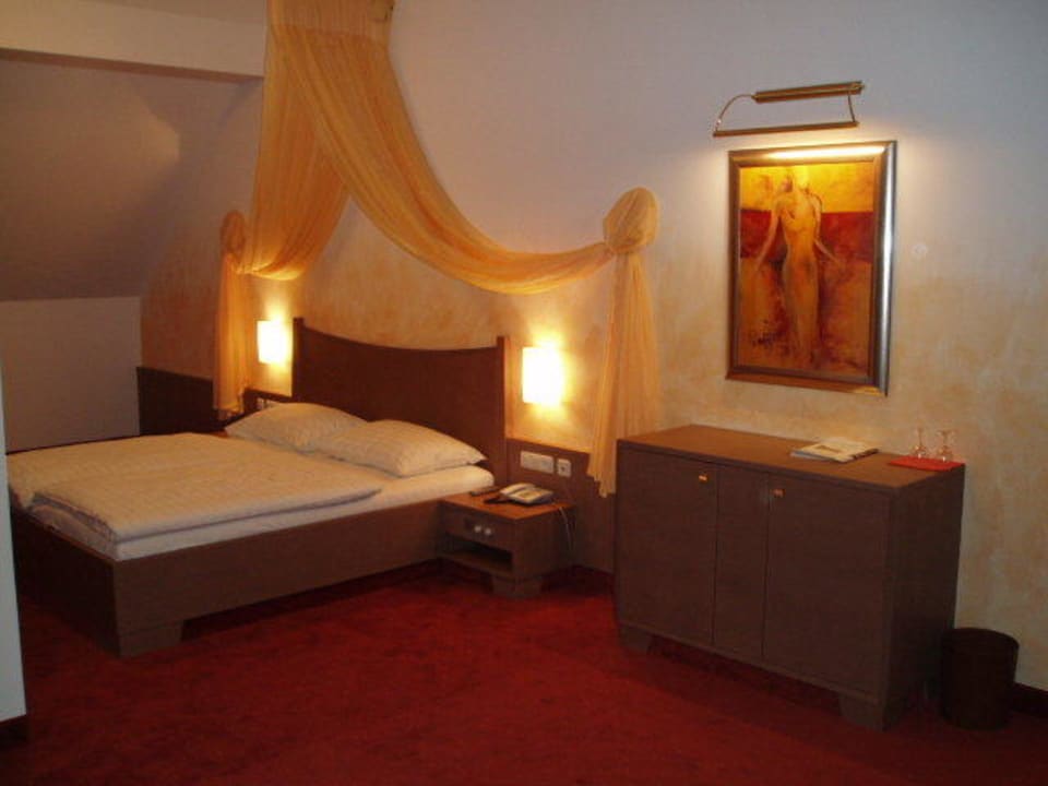 Schöne, neue Zimmer in verschiedenen Stilen 1A Landhotel Schicklberg