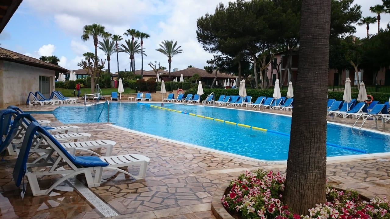 In- und Outdorpool Blau Colònia Sant Jordi