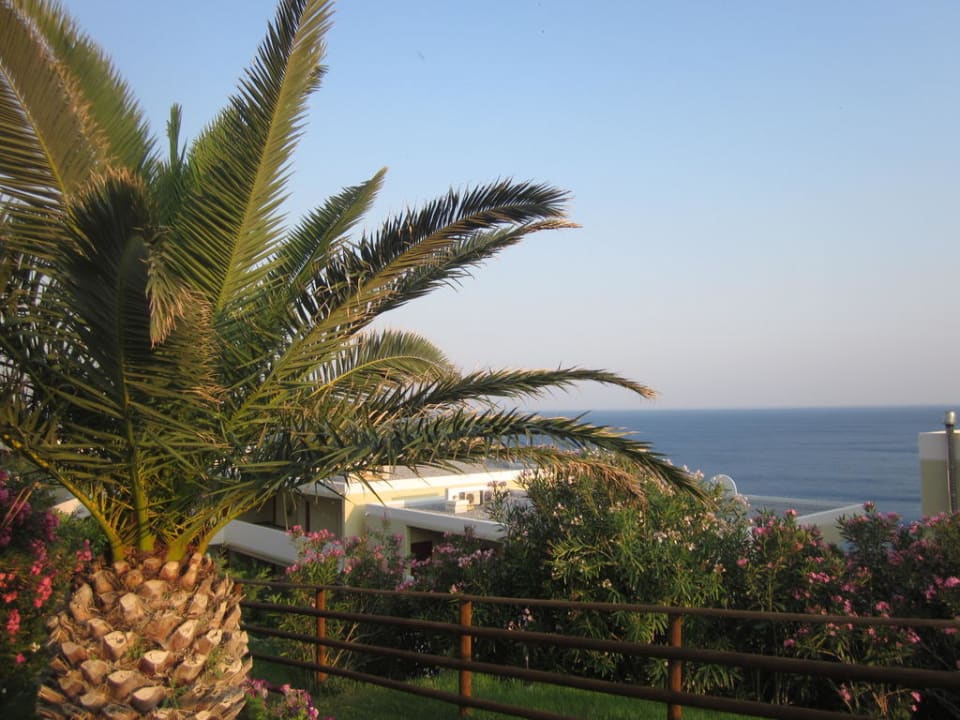 Blick zum Meer. Hotel Kalithea Horizon Royal