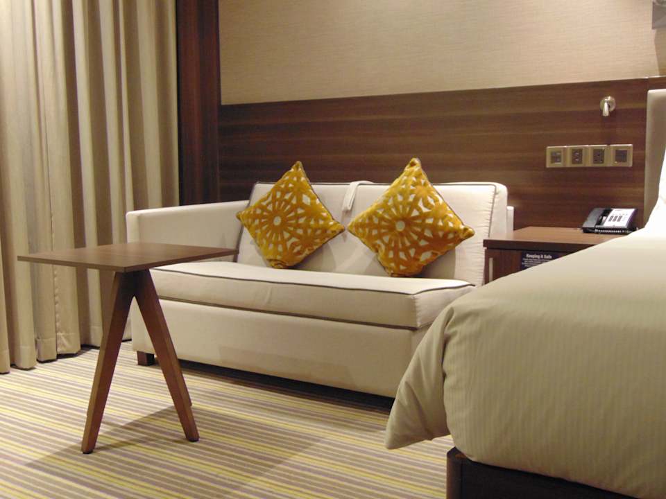 Zimmer Hampton By Hilton Dubai Airport