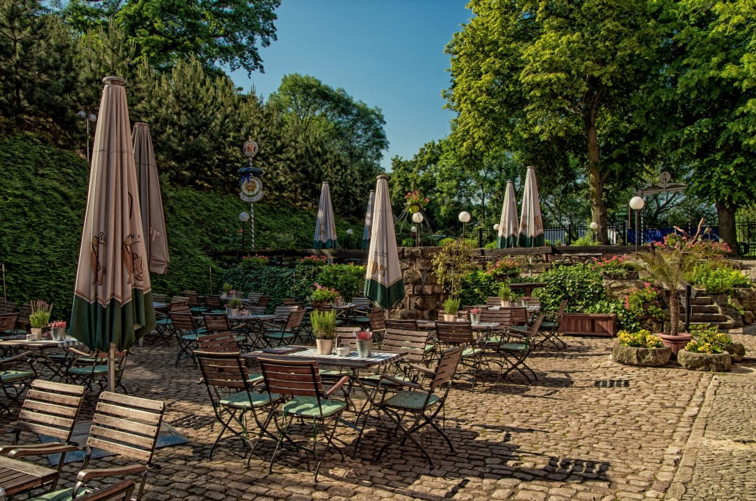 Biergarten Gasthaus & Hotel Zur Henne