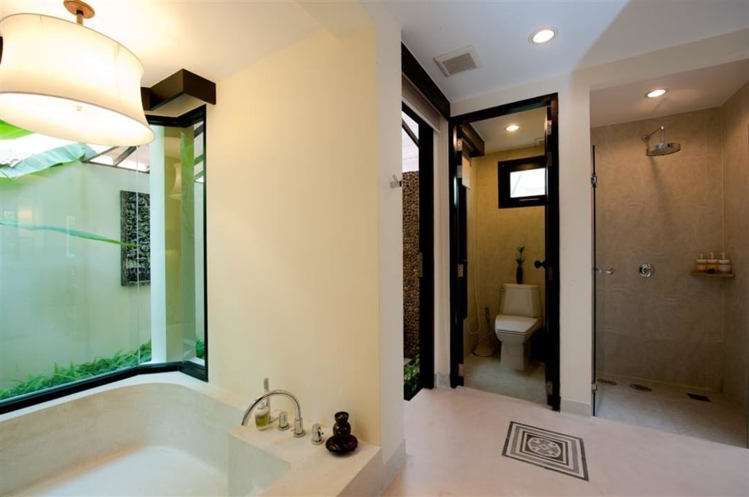 Deluxe Elegant Room Hotel Bhu Nga Thani Resort and Spa