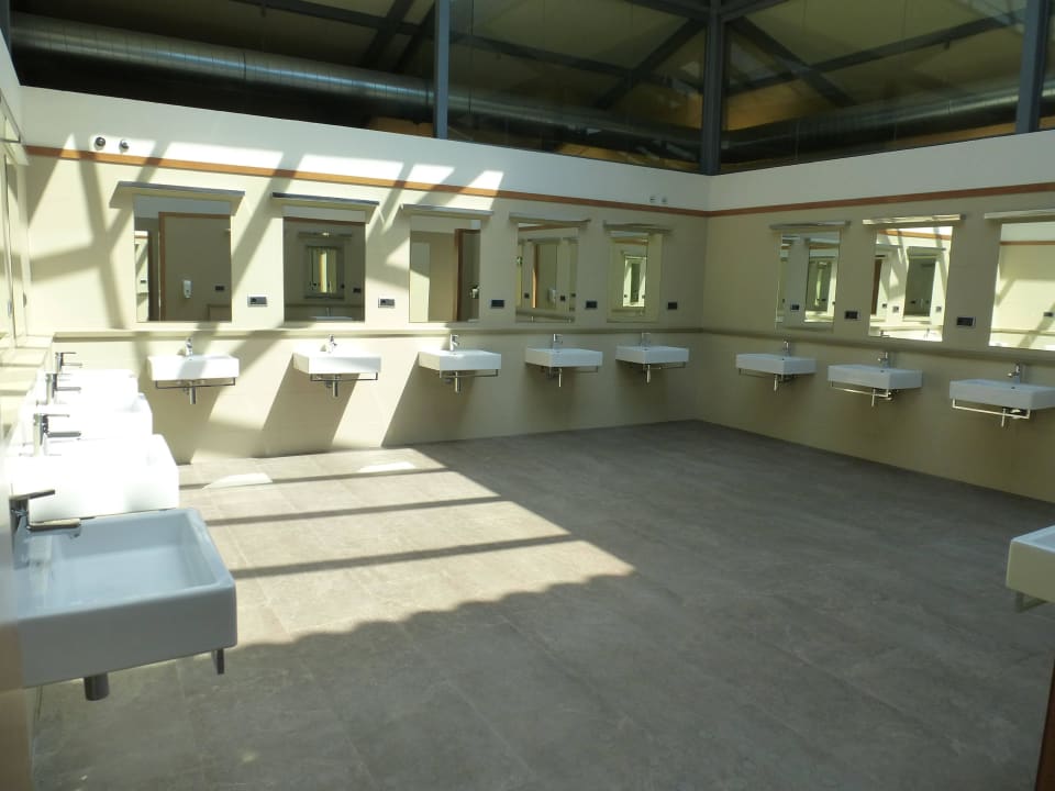 Neues Waschhaus Camping Playa Montroig
