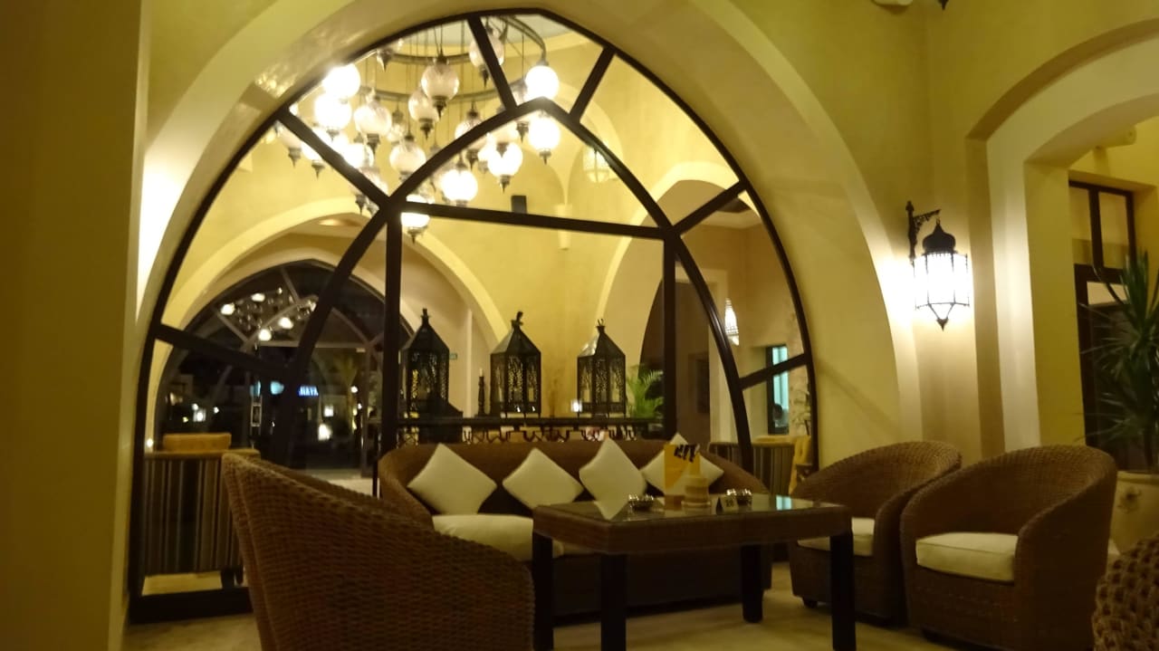 Blick auf Lobby & Eingang von Lobby Bar aus Jaz Dar EL Madina