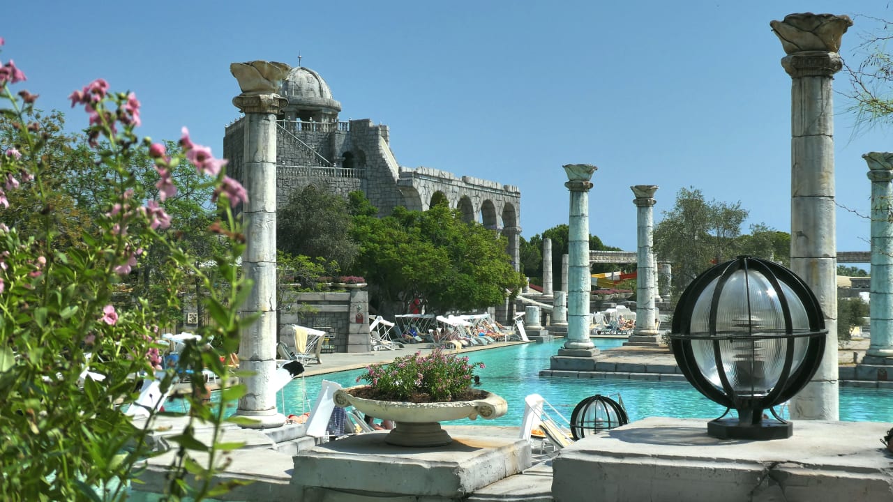 Pool Xanadu Resort Hotel