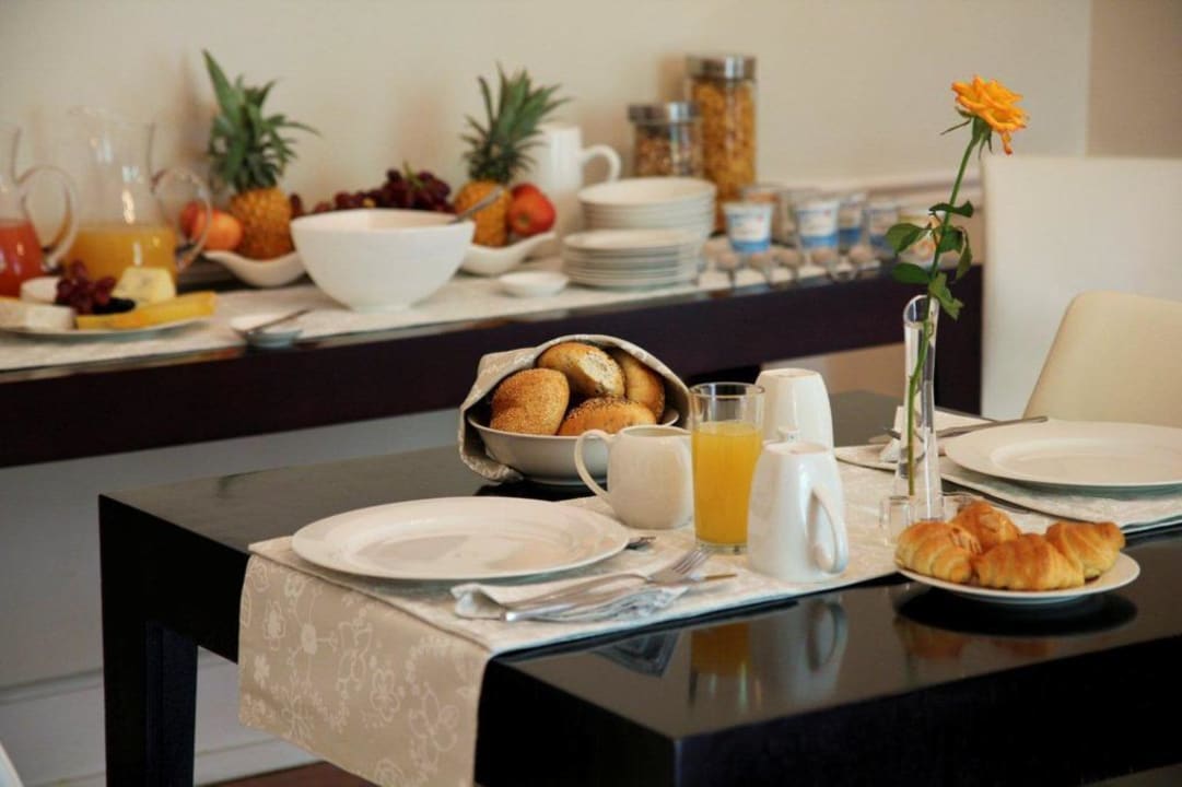 Breakfast Table Nine Flowers Guest House