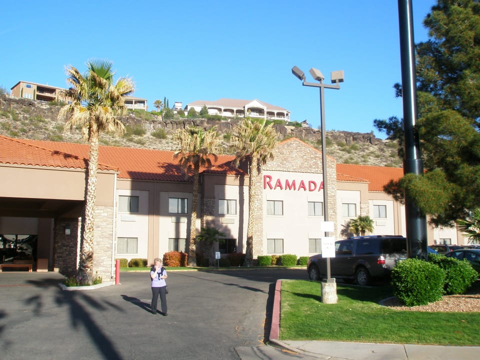 Außenansicht Hotel Ramada Inn St. George
