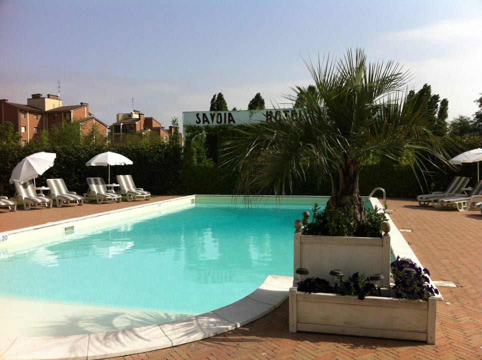 Вид на бассейн Savoia Hotel Regency